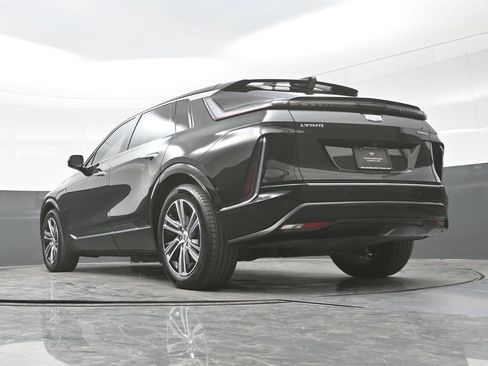 Certified 2024 Cadillac Lyriq Luxury AWD/4WD image 22
