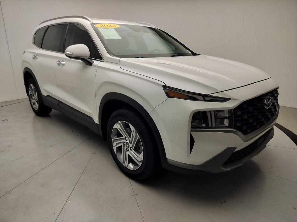 Used 2023 Hyundai Santa Fe SEL FWD image 2