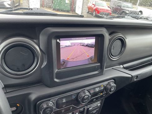 Used 2023 Jeep Gladiator Sport image 17