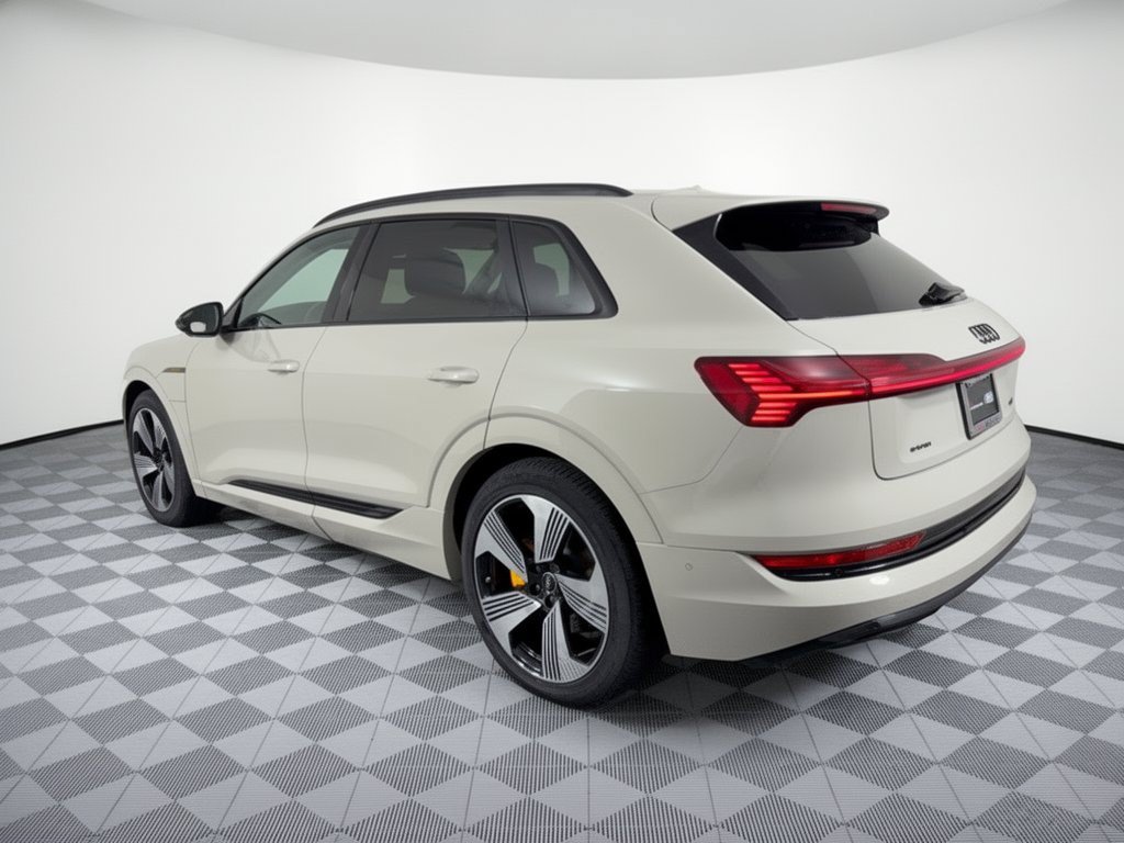 Certified 2022 Audi e-tron Premium Plus w/ Premium Plus Package AWD/4WD image 3