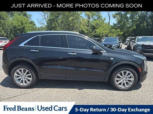 Used 2023 Cadillac XT4 Luxury w/ Cold Weather Package AWD/4WD image 9