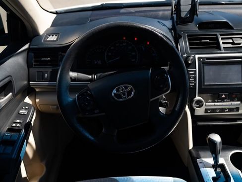 Used 2012 Toyota Camry LE FWD image 10