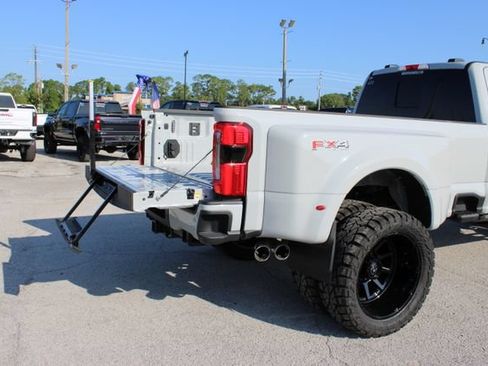 Used 2025 Ford F450 Platinum w/ Platinum Plus Package AWD/4WD image 11