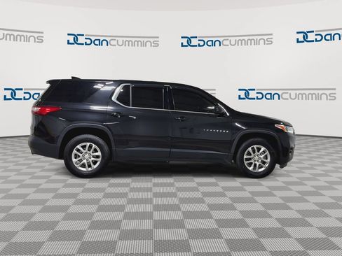 Used 2019 Chevrolet Traverse LS FWD image 2