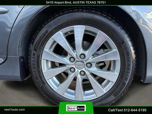 Used 2012 Toyota Avalon Limited image 43