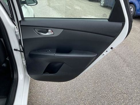 Used 2019 Kia Forte LXS FWD image 27