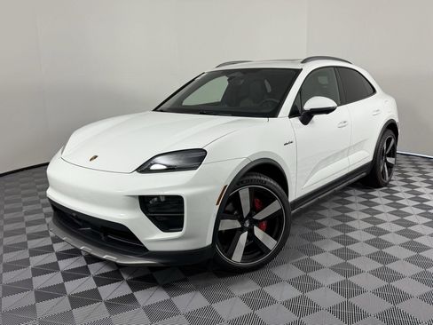 Certified 2025 Porsche Macan 4S Electric AWD/4WD image 1