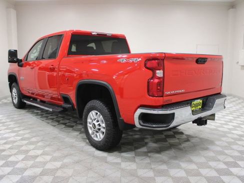 Used 2021 Chevrolet Silverado 2500 LT w/ Texas Edition image 9
