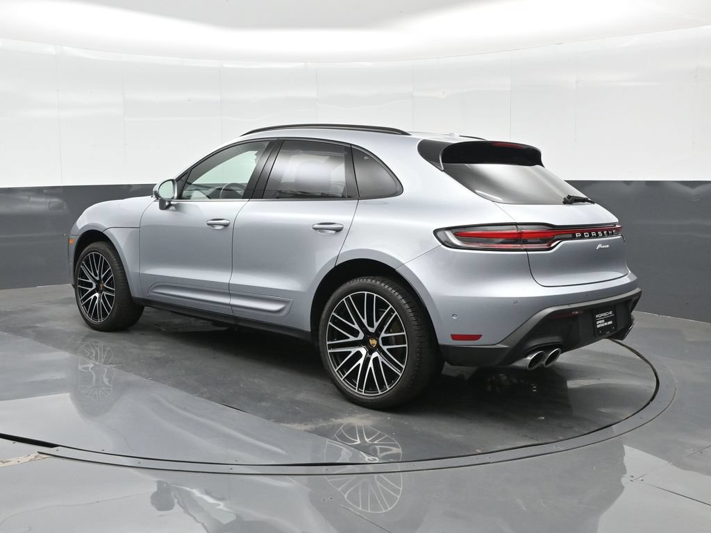 Certified 2024 Porsche Macan AWD/4WD image 3