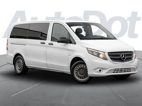 Used 2017 Mercedes-Benz Metris Van 4D image 1
