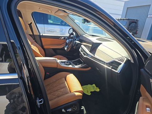 Used 2024 BMW X7 xDrive40i AWD/4WD image 13