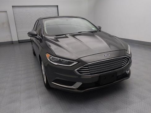 Used 2018 Ford Fusion SE w/ Fusion SE Technology Package image 14