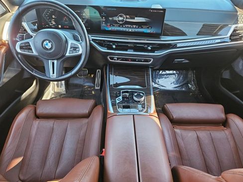 Used 2024 BMW X7 M60i w/ Executive Package image 17