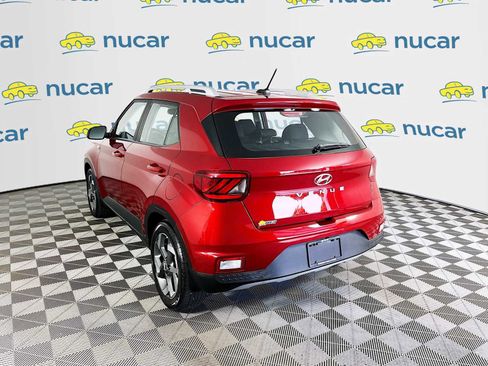 Certified 2024 Hyundai Venue SEL FWD image 5