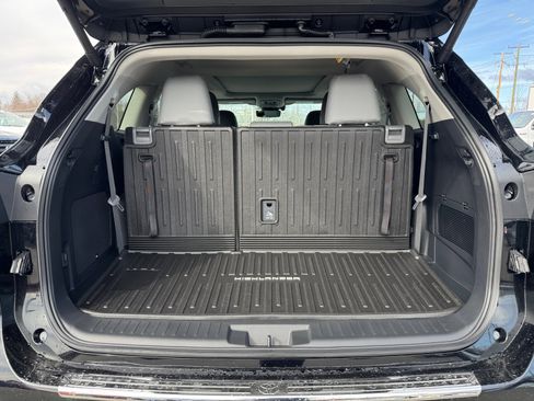 New 2026 Toyota Highlander Platinum AWD/4WD image 25
