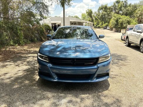 Used 2020 Dodge Charger SXT RWD image 3