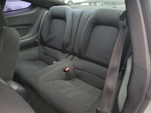 Used 2018 Ford Mustang EcoBoost image 10