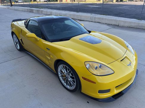 Used 2012 Chevrolet Corvette ZR1 w/ Battery Protection Package RWD image 7