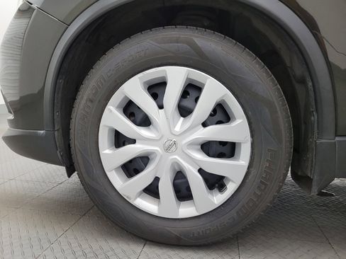 Used 2016 Nissan Rogue S w/ S Family Package FWD image 31