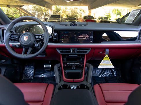 New 2026 Porsche Cayenne S image 41