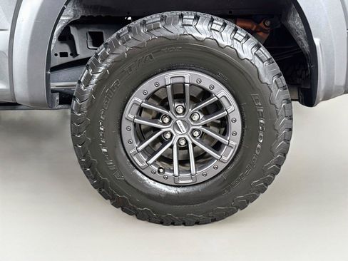 Used 2019 Ford F150 Raptor w/ Equipment Group 802A Luxury AWD/4WD image 24