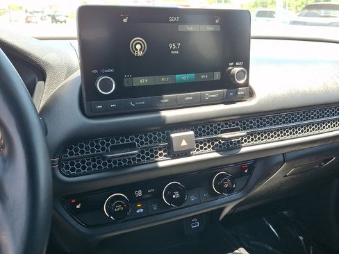Used 2025 Honda HR-V Sport image 19