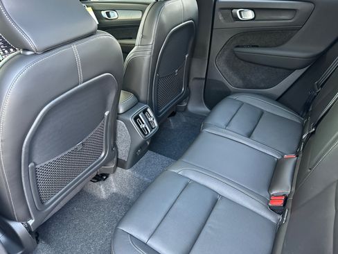 New 2026 Volvo XC40 B5 Core AWD/4WD image 9