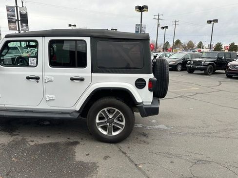 Used 2022 Jeep Wrangler Unlimited Sahara image 7