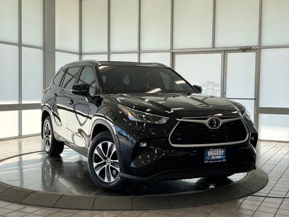 Used 2023 Toyota Highlander XLE