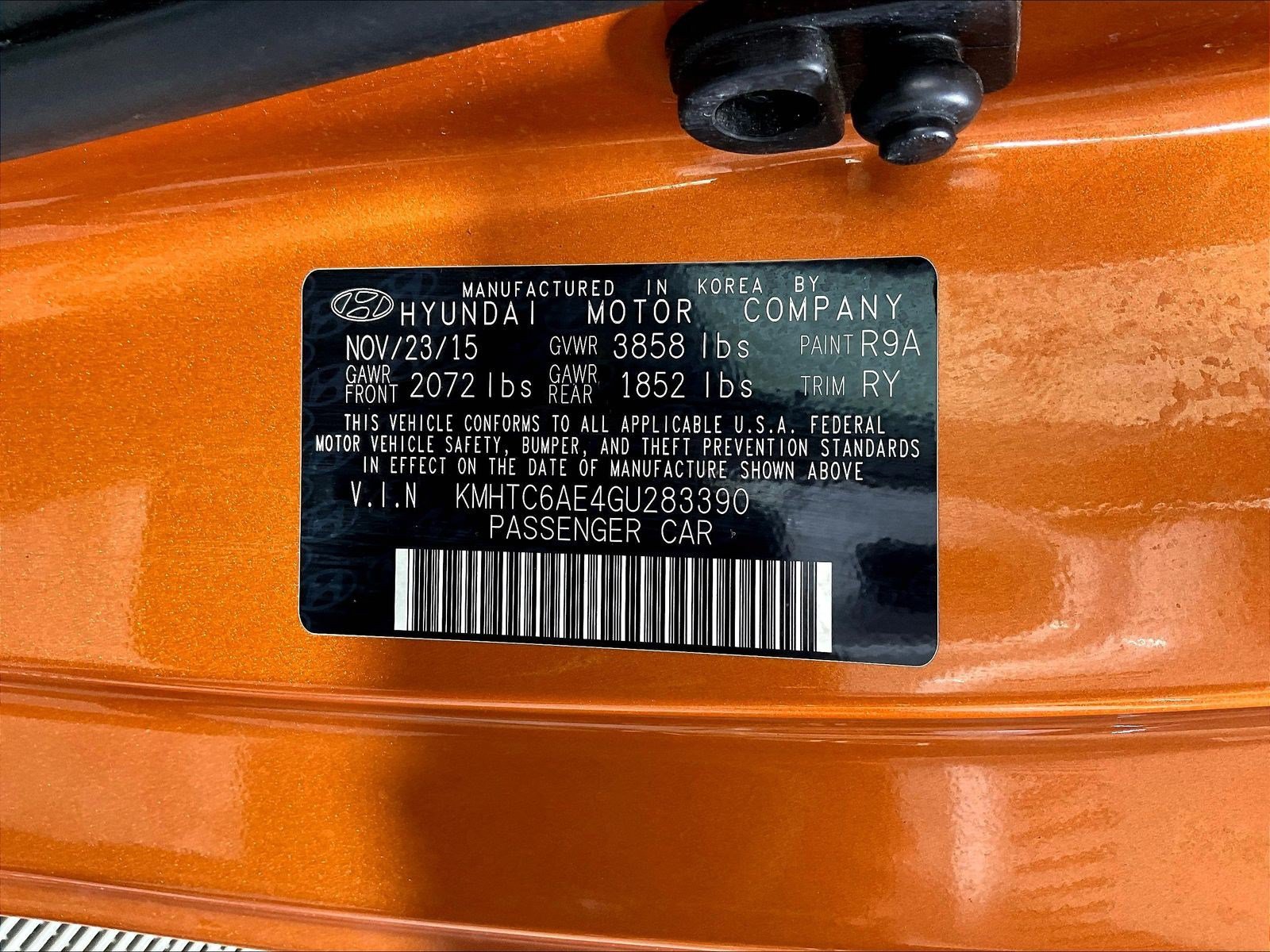 Used 2016 Hyundai Veloster Turbo FWD image 18