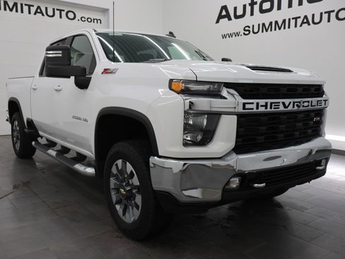 Used 2022 Chevrolet Silverado 2500 LT w/ Convenience Package AWD/4WD image 2
