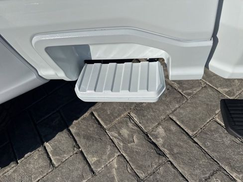 Used 2026 Ford F450 Lariat w/ FX4 Off-Road Package image 9