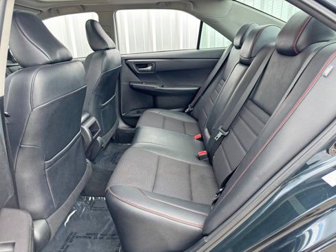 Used 2017 Toyota Camry SE image 38