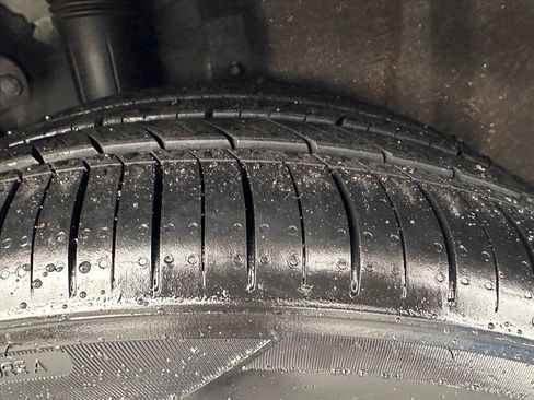 Used 2025 Toyota Camry SE image 27