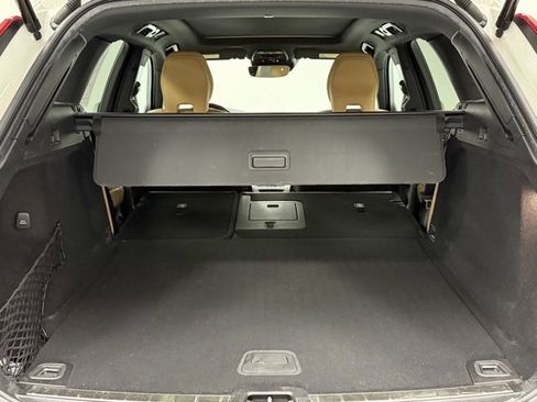 Used 2020 Volvo XC60 T5 Momentum w/ Protection Package Premier image 27
