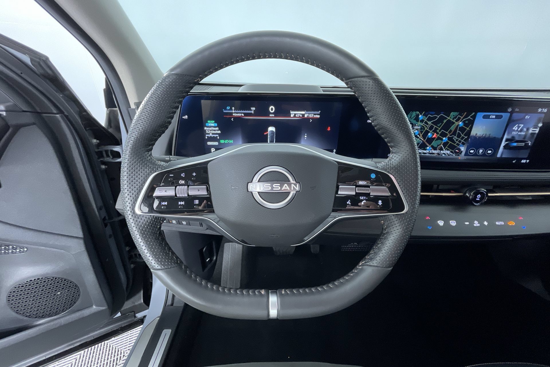 Used 2024 Nissan Ariya AWD image 16