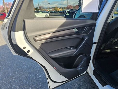Used 2019 Audi Q5 2.0T Premium Plus w/ Premium Plus Package image 19