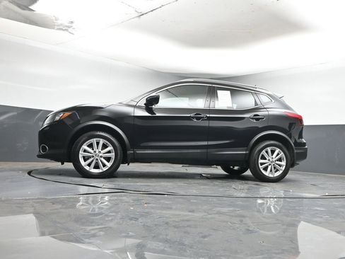 Used 2018 Nissan Rogue Sport SV w/ SV Technology Package image 24