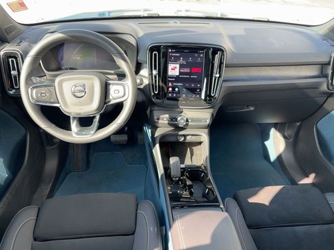 Certified 2023 Volvo XC40 Recharge Ultimate image 16