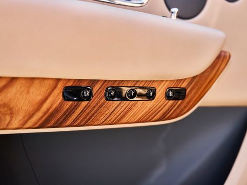 Used 2020 Rolls-Royce Cullinan AWD/4WD image 30