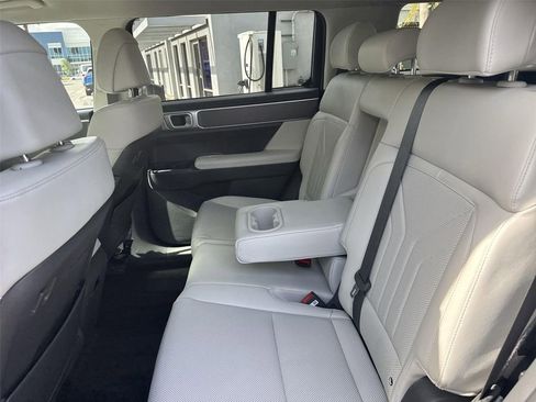 Used 2025 Hyundai Santa Fe SEL AWD/4WD image 21