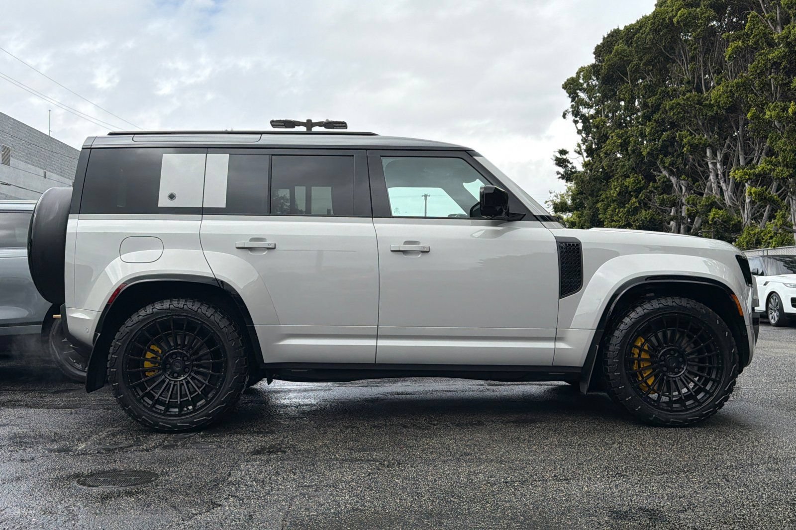 New 2026 Land Rover Defender 110 OCTA AWD/4WD image 49