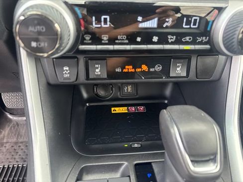 Used 2023 Toyota RAV4 XSE AWD/4WD image 33