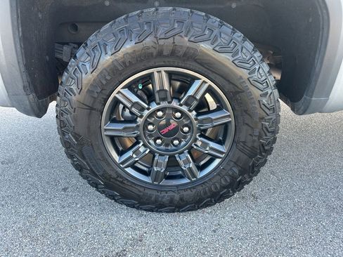 Used 2024 GMC Sierra 1500 AT4X image 45