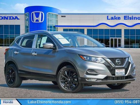 Used 2021 Nissan Rogue Sport SV AWD/4WD image 1