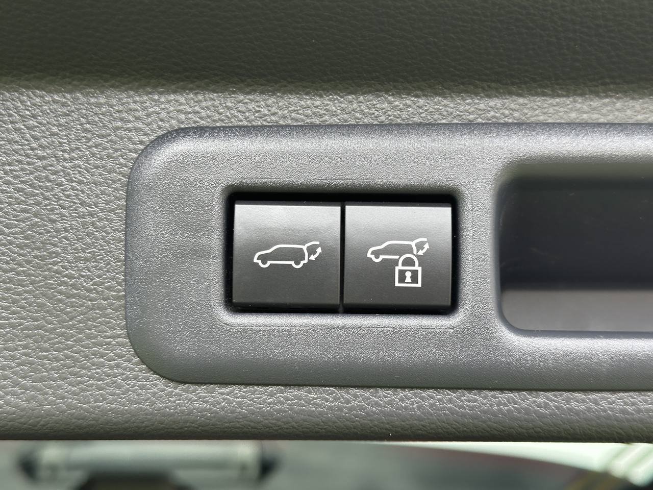 Used 2025 Toyota Sequoia TRD Pro AWD/4WD image 38