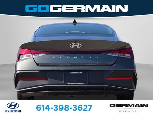 Certified 2026 Hyundai Elantra SE FWD image 9