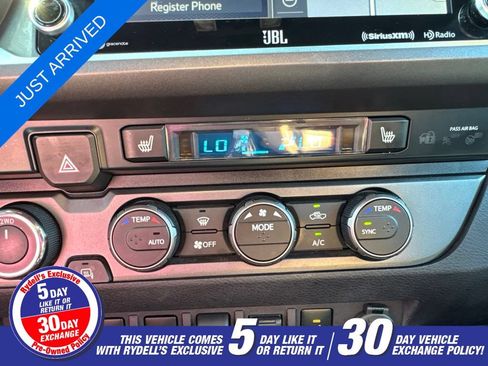 Used 2020 Toyota Tacoma TRD Sport w/ TRD Premium Sport Package AWD/4WD image 7