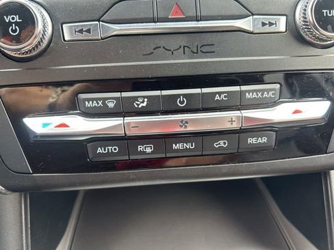 Used 2020 Ford Explorer XLT w/ Equipment Group 202A image 16