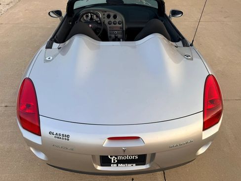 Used 2007 Pontiac Solstice Convertible RWD image 6